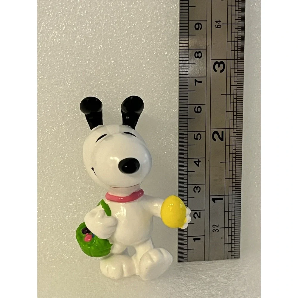 Peanuts 1994 Snoopy Easter‎ Basket & Egg Whitman's Collectible Figurine